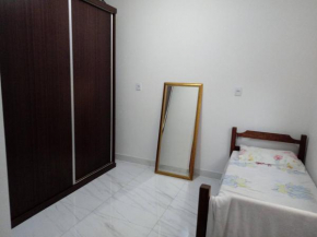 Quarto para moças no Bairro Praia., Itabira